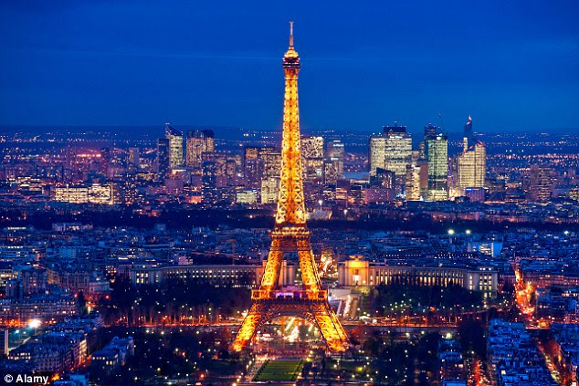 Another reviewer warns against spending your New Year's Eve at the Eiffel Tower