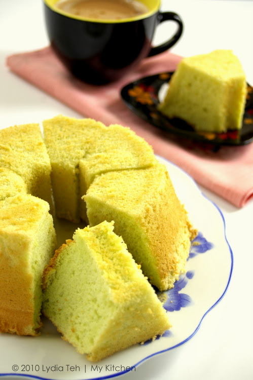 Pandan Chiffon Cake