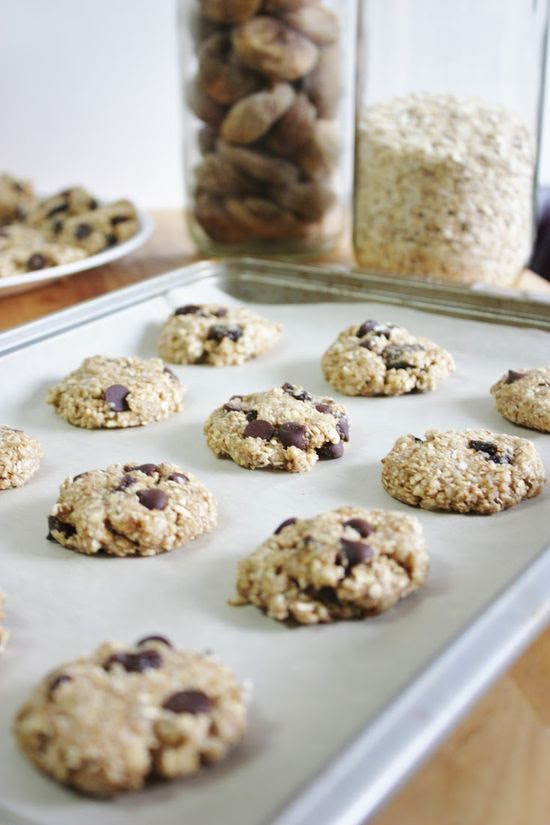 This Rawsome Vegan Life: raw chocolate raisin oat cookies