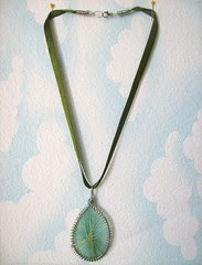 Green String-pendant Necklace