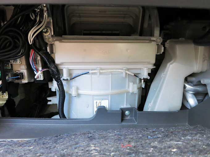 車からカラカラ音がする 走行中 停車 後ろ 足回り別に対処方を紹介 新型車の値引きや査定額の最新情報局はcar Like Life