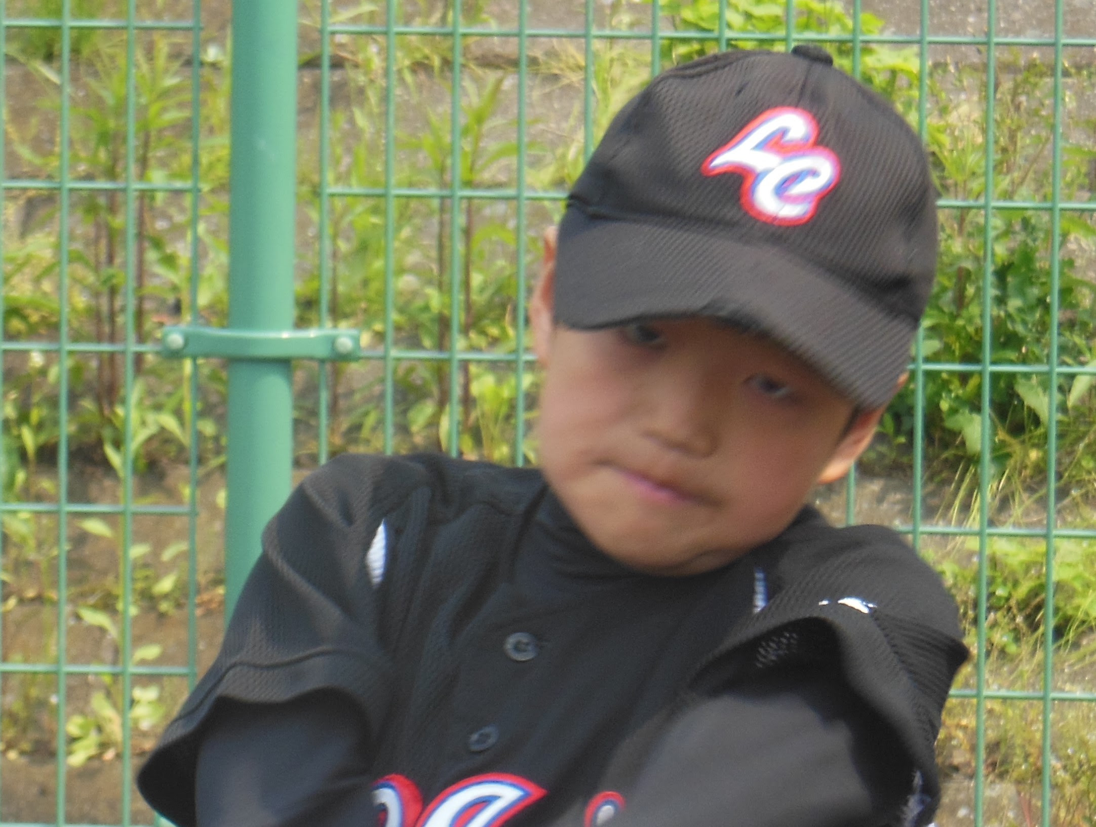 ２０１５年 ｌｃジュニア 選手名鑑 レギュラーの部 ６年生 ３名 ５年生 １２名 合計 １５ 人 名前 背番号 学年 ポジション ひとこと 鈴木 康浩 １０ ６ 外野手 小山 毅和 １ ６ ピッチャー 池田 篤哉 ４ ６ センター 鈴木 初芽 ０ ５ 外野手 岡本 海成 ２ ５