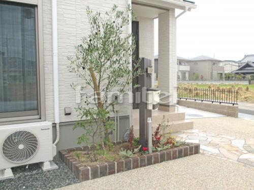 施工例 シンボルツリー オリーブ 常緑樹 下草 低木 植栽 レンガ花壇 現場番号