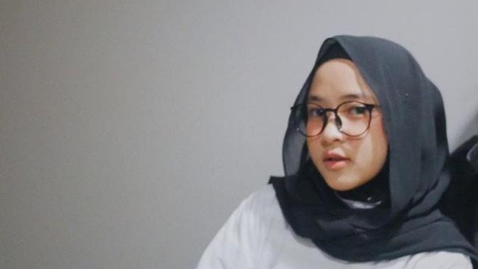 Tutorial Hijab Cara Memakai Jilbab Pashmina Simple