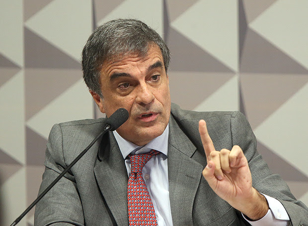#multimidia - Brasilia,DF,Brasil 29.04.2016 O ministro Jose Eduardo Cardozo(AGU) discursa na defesa da Presidente Dilma Rousseff na Comissao do Impeachment no Senado. Foto:Alan Marques/Folhapress 0619