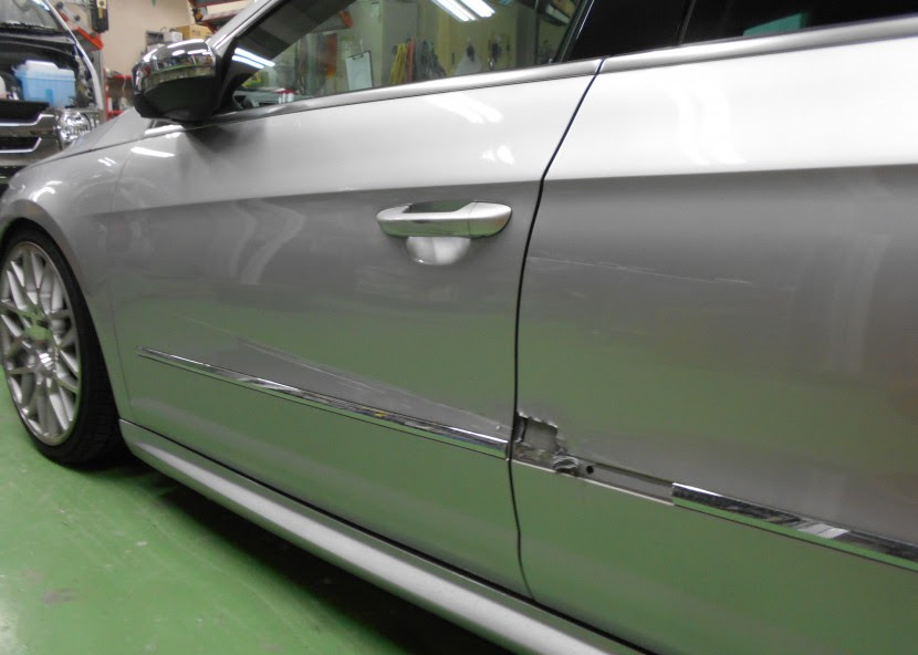 車の板金修理 ドアを擦って切れて穴が開いた時のプロの修理方法