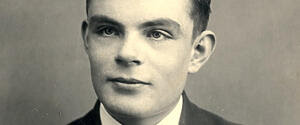 Alan Turing recebeu perdão póstumo, mas ainda há milhares de vítimas daquela lei terrível Alan Turing recebeu perdão póstumo, mas ainda há milhares de vítimas daquela lei terrível