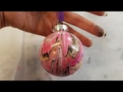 Simak Acrylic Pour Christmas Ornaments 2020, paling seru!