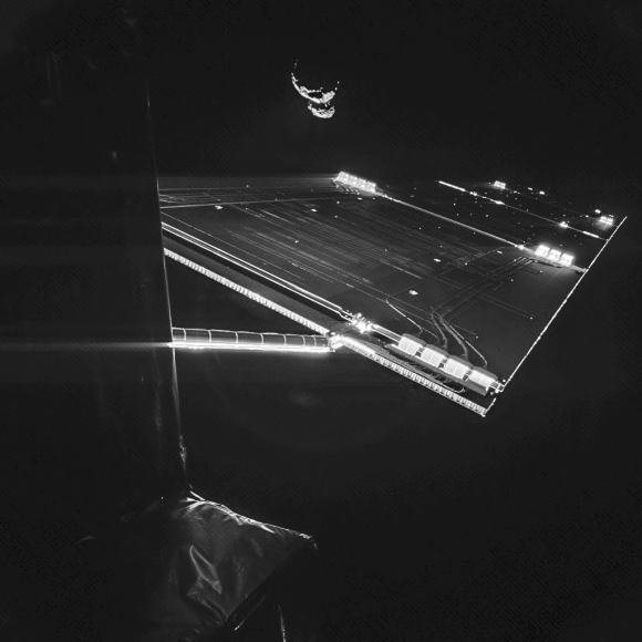 Espectacular imagen de Chury y los paneles de Rosetta tomada por la cámara CIVA de Philae (ESA/Rosetta/Philae/CIVA).