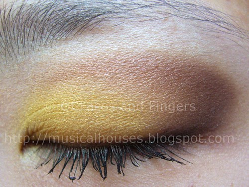 rihanna whos that chick eye 3