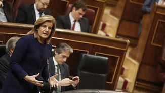 Fátima Báñez s'explica en la sessió de control del Congrés d'aquest matí (EFE)