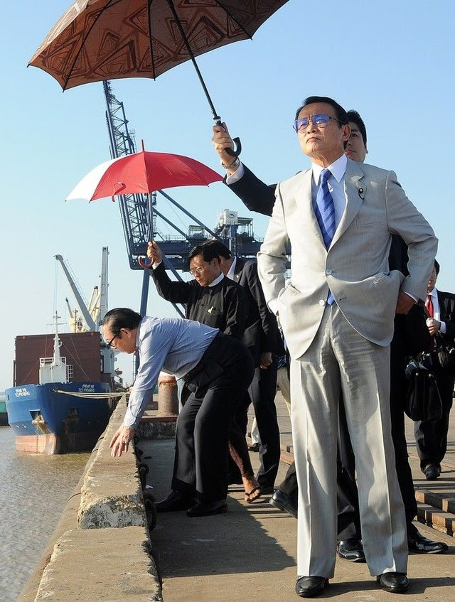 麻生太郎特集 政治家だってもちろん日焼けした黒肌 麻生太郎副総理のファッションがおしゃれ過ぎる 日焼けチャンネル