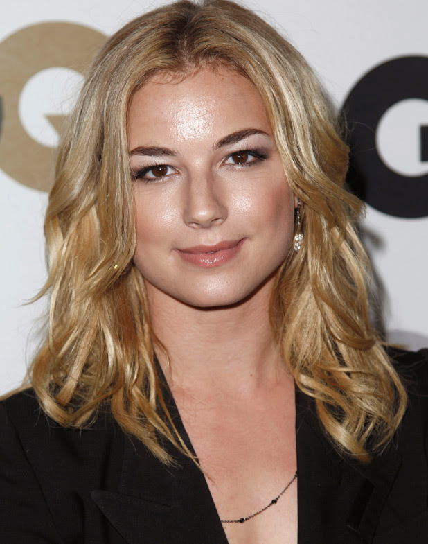 Emily VanCamp - Wallpaper Hot