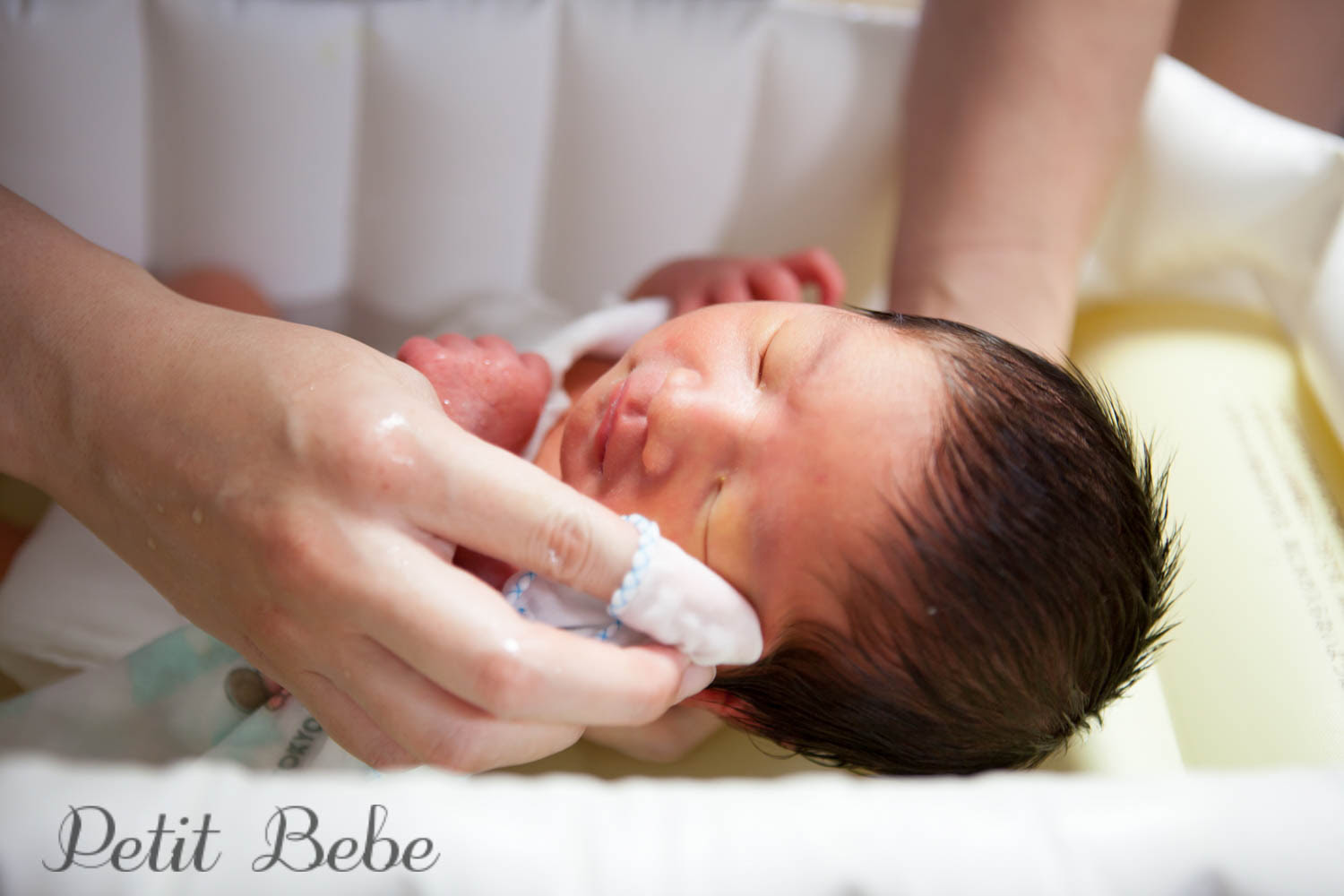 退院1日目の美人ちゃん ご自宅にて新生児フォト 出張フォトサービス Petit Bebe