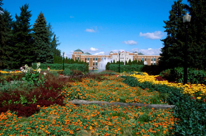 http://www.gardenvisit.com/assets/madge/montreal_botanical_garden/600x/montreal_botanical_garden_600x.jpg