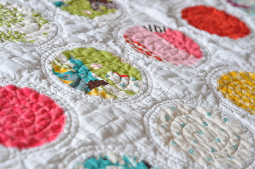 Applique circles quilt