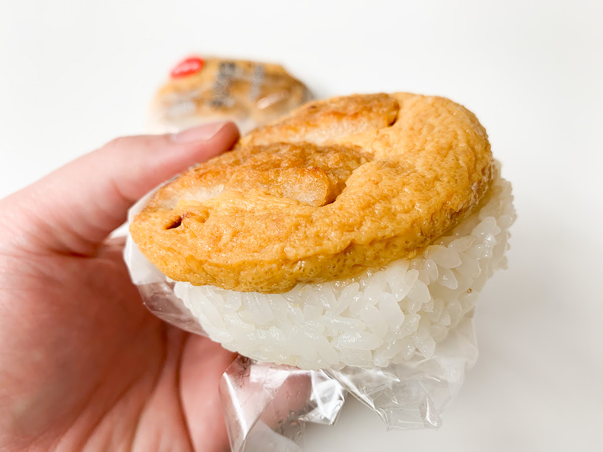 セブンのカツ丼おにぎり おむすびどんぶり 特製かつ丼 食べてみた ワンハンドカツ丼 ハレルヤ