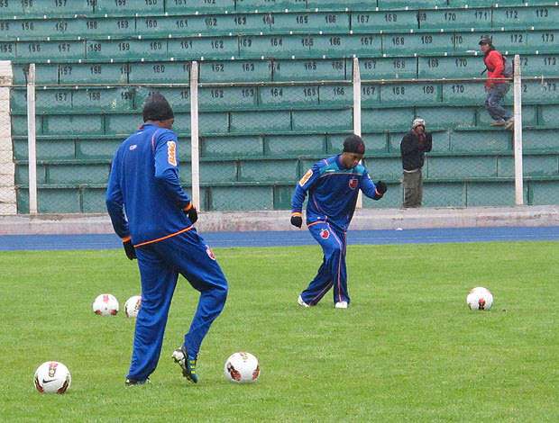 Ronaldinho Renato treino Potosi (Foto: Richard Souza / Globoesporte.com)