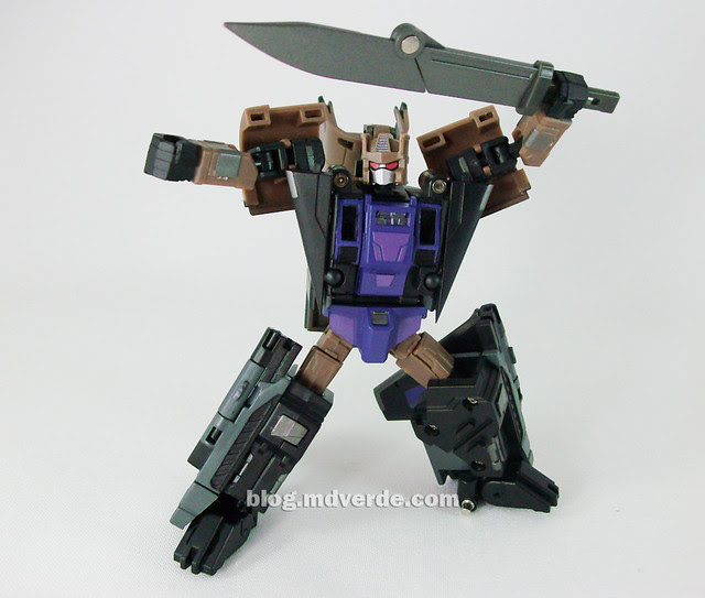 Transformers Explorer (FansProject Crossfire) - modo robot