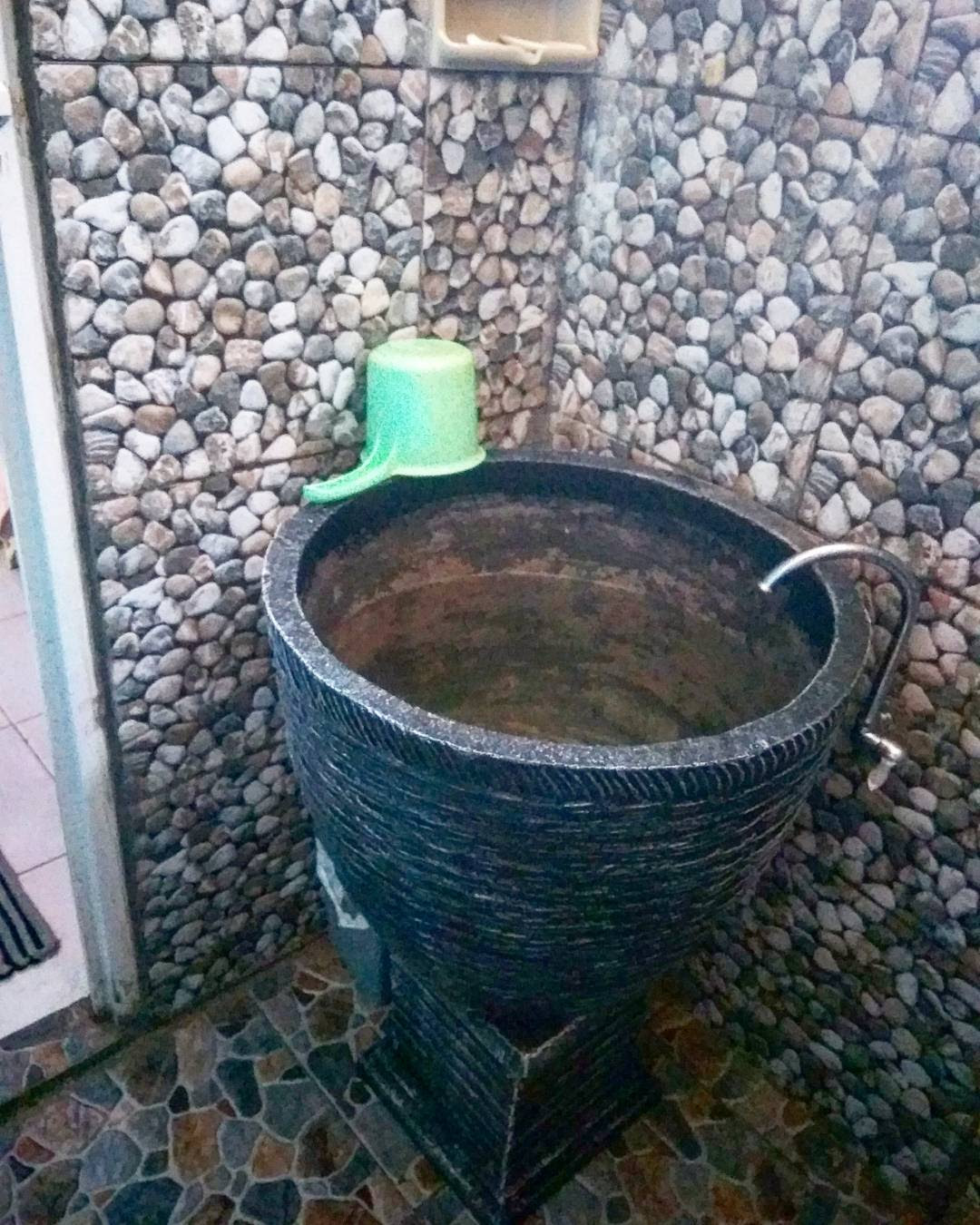 Gambar Kamar Mandi Lantai Batu gambar lantai kamar mandi Gambar Kamar Mandi Lantai Batu gambar lantai kamar mandi