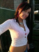 pretty,brunette