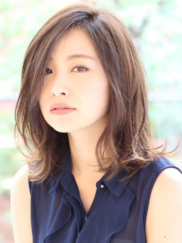 ヘアカタログ セミロング ストレート 40代 Firuz Firdausi