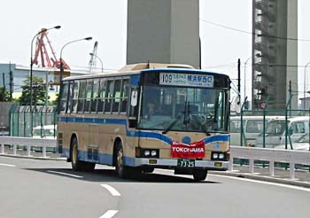 横浜市営バス部屋 三菱