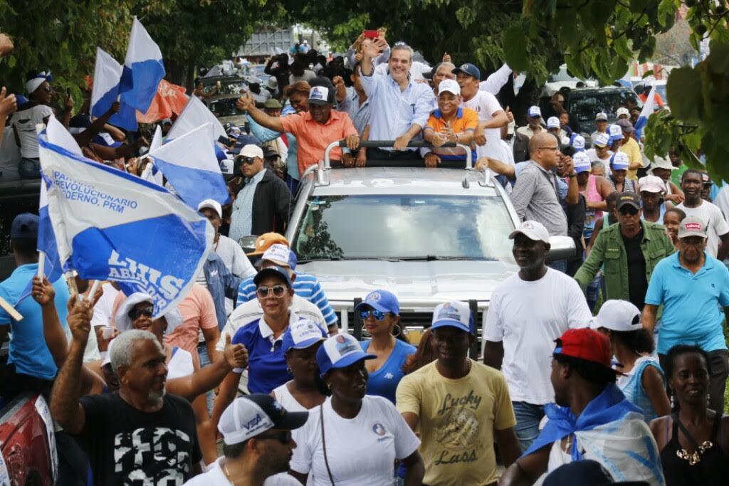 Luis Abinader dice representa la esperanza de un Gobierno eficiente