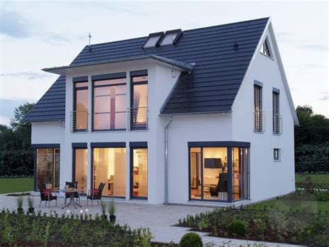 Modernes Haus Spitzdach