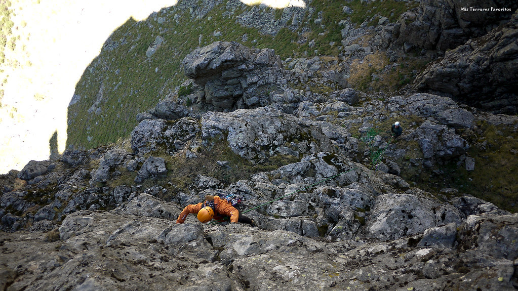 VÍA JAVIER AVELLANOS . CANCHO GORDO - 2º LARGO 6b