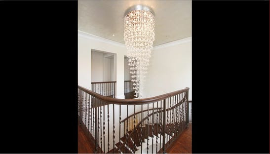Entryway chandelier