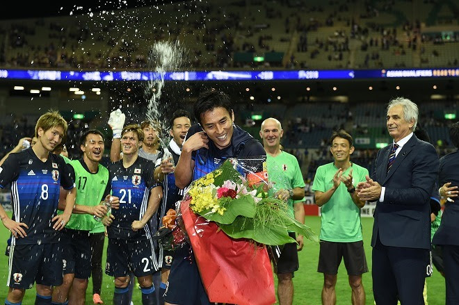 100キャップ祝福の長谷部誠 個人的な記録はどうでもいい の真意 サッカーダイジェストweb
