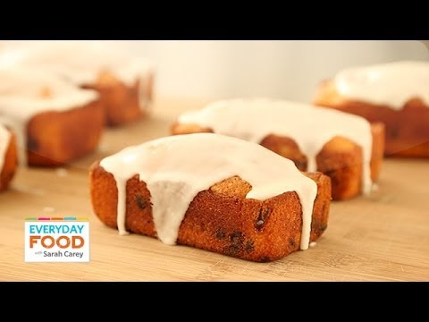 VIDEO : cranberry-orange loaves - everyday food with sarah carey - if you think you don't like fruitcake, you might want to reconsider -- that is, after trying out this couldn't-be-easier (and couldn't-be- ...