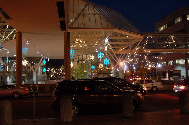 world_tc_snowflakes_cars_walkways