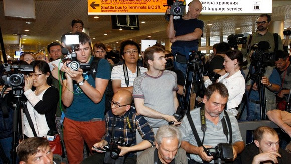 US WARNS COUNTRIES AGAINST SNOWDEN TRAVEL