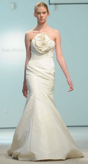 Vera Wang 39s 2009 Spring bridal collection called for an avantgarde approach