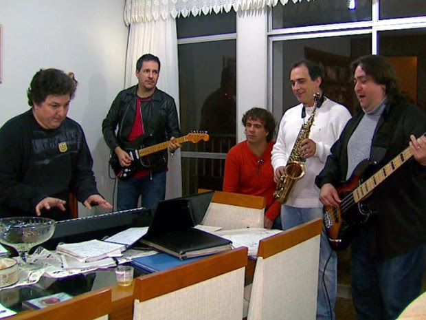 A Banda Doce Veneno comemora os 36 anos no Sesc São Carlos.  (Foto: Reprodução/EPTV)