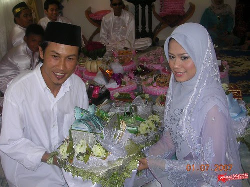 gambar zul yahya bertunang