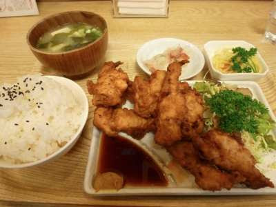 ごんぎいのよもやま話 とり天定食 大納言 大分