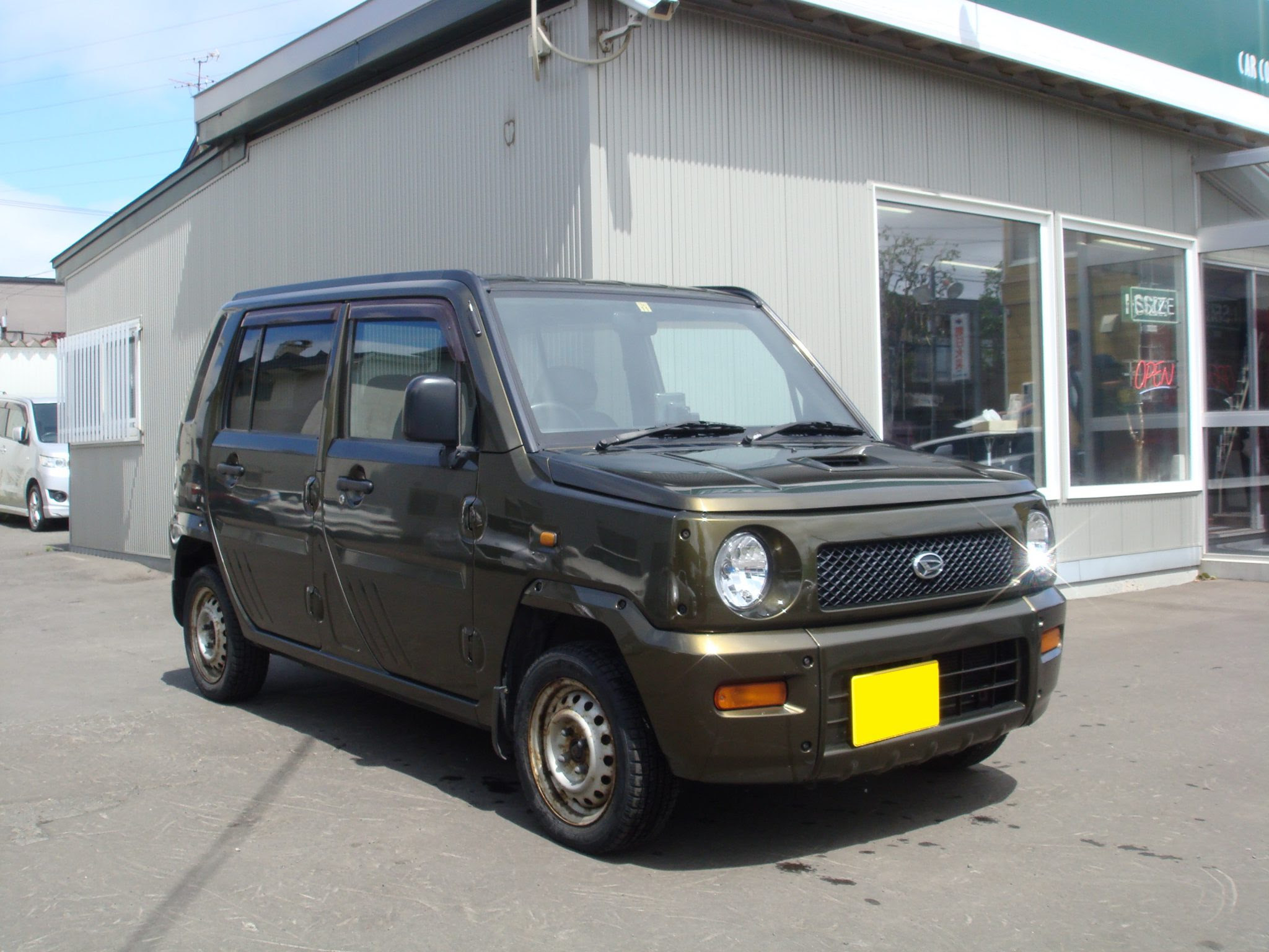 ダイハツ ネイキッド 納車 中古車 スポーツカーのイサイズ