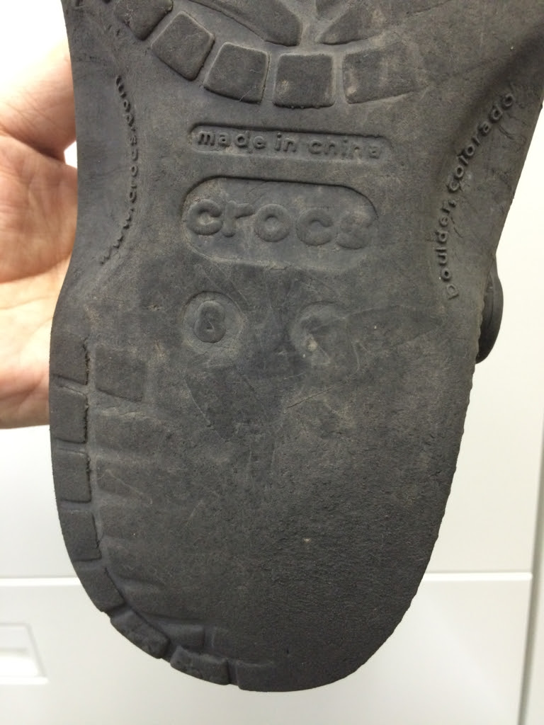 クロックス Crocs の底がすり減りすぎたので自分で修理した Kizashi1122 S Blog