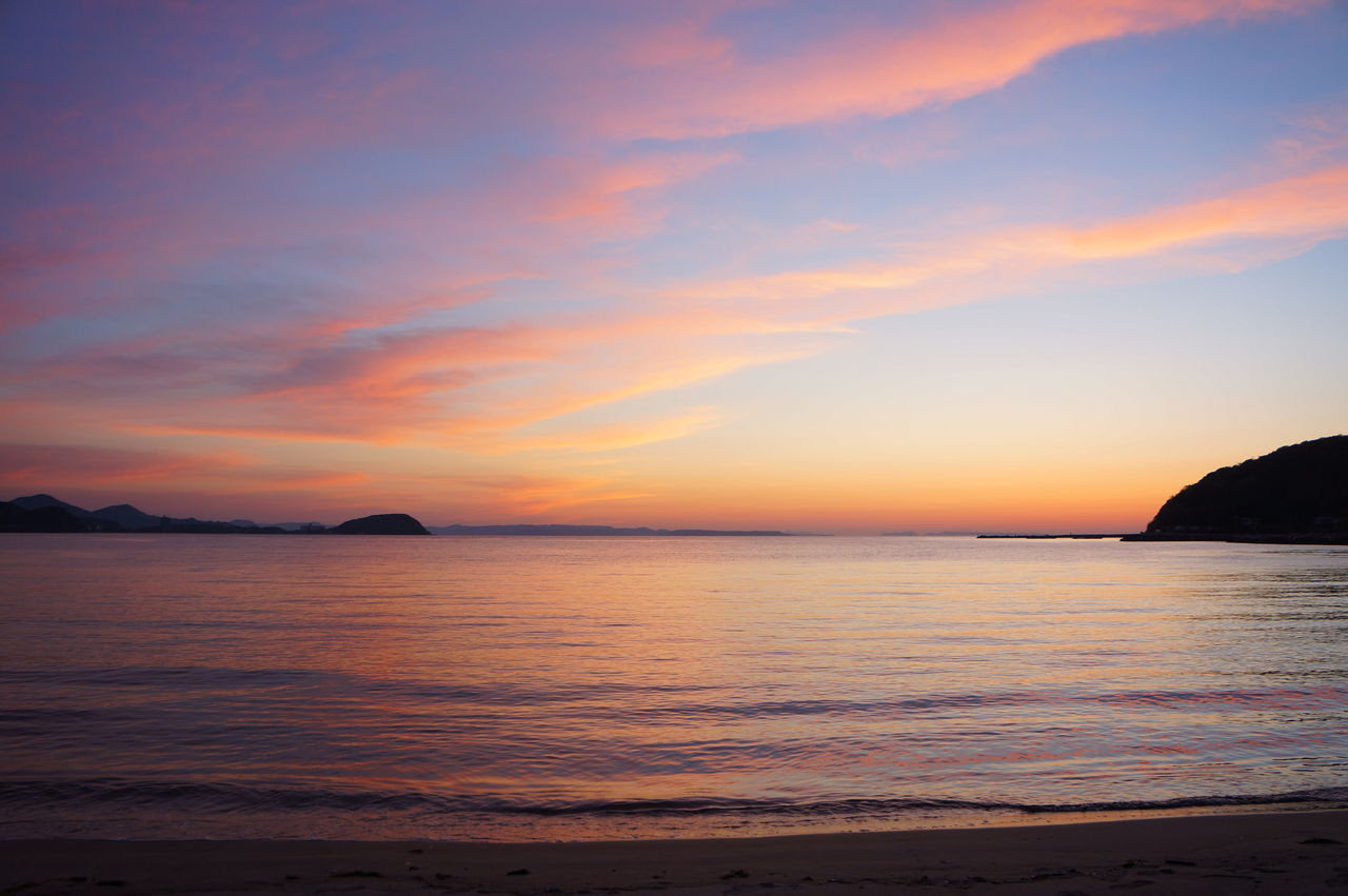 糸島の夕日が沈んだ後の空がもはやアート 愛しの糸島ライフ