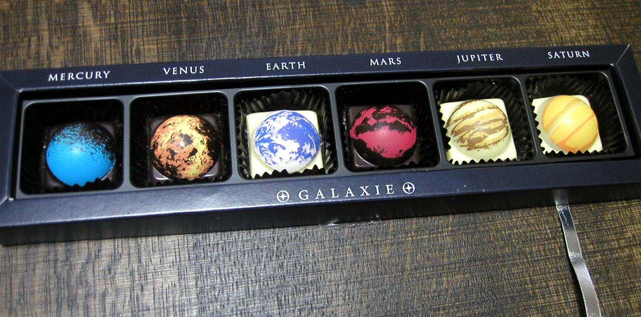チョコ Astronomy Galaxie 太陽系惑星詰め をいただいた 袖ふれあうも Yukkie もりたま S Lifelog