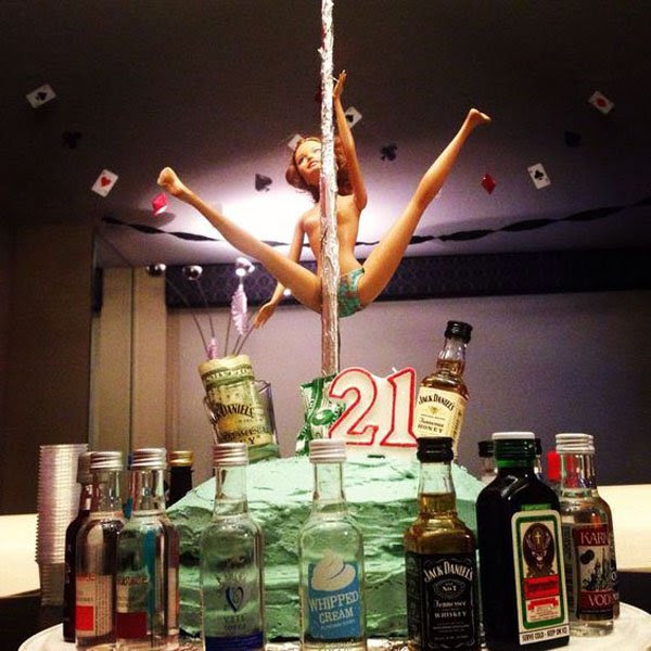 21 of the Funniest 21st Birthday Cakes Ever! - Wow Gallery ...