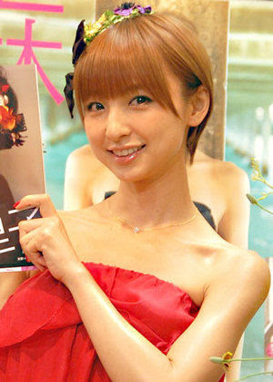 ボブの神様 篠田麻里子のヘアースタイル Trendnews123のblog