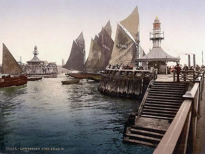 Color Photographs of Old England (63 pics)