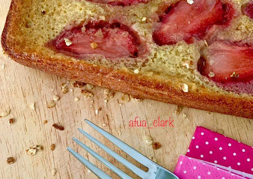 Easiest Way to Make Perfect Banana, oats and strawberry bread