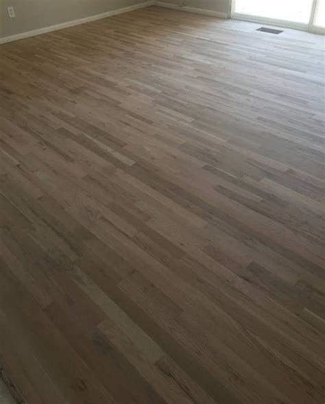 This is true whether you are putting down vinyl sheets or vinyl planks, making it a good material for diy, handymen, or flooring contractors. Expert Hardwood Flooring Installation