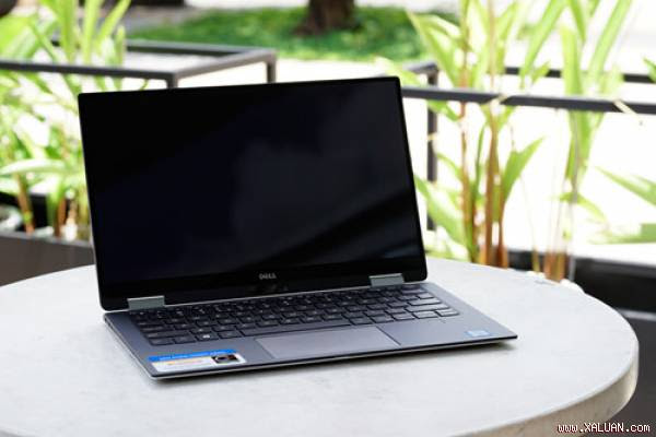 Máy dùng kích thước màn hình 13 inch và trọng lượng 1,26 kg, nhưng về tổng quan tương đương với một máy tính 11,6 inch