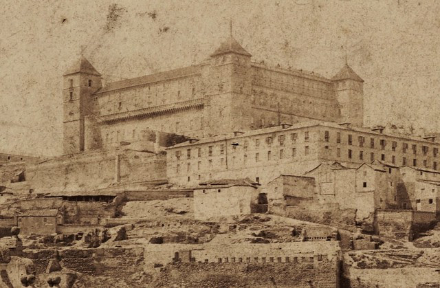 Puente de Alcántara y Alcázar de Toledo hacia 1870. Fotografía de Robert Peters Napper para Francis Frith. Victoria and Albert Museum, London (detalle)